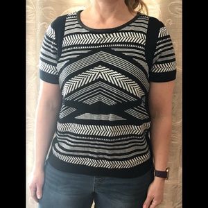 Short sleeve sweater